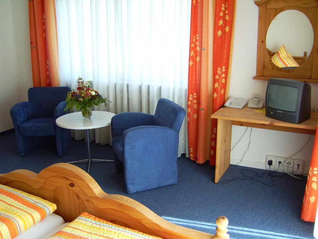 Gasthaus Hirsch Hotel Baden-Baden Room photo